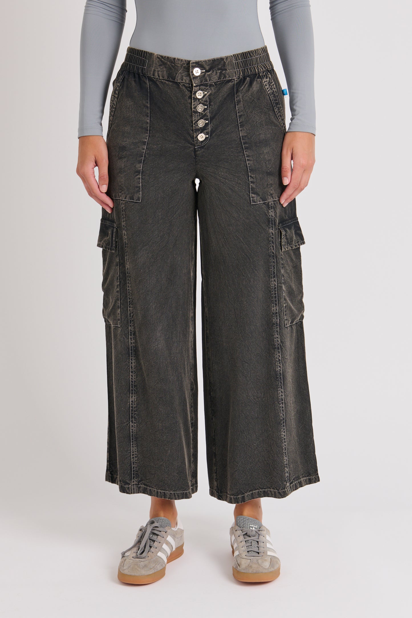 One Ten Willow Wide Leg Cargo Pant Washed Black