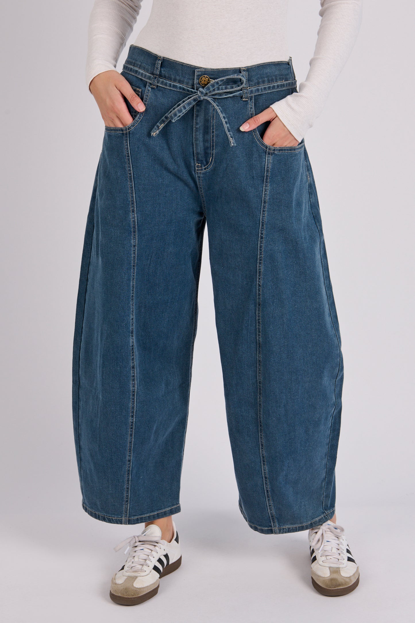 onetenwillow Barrel Leg Jeans - Mid Blue