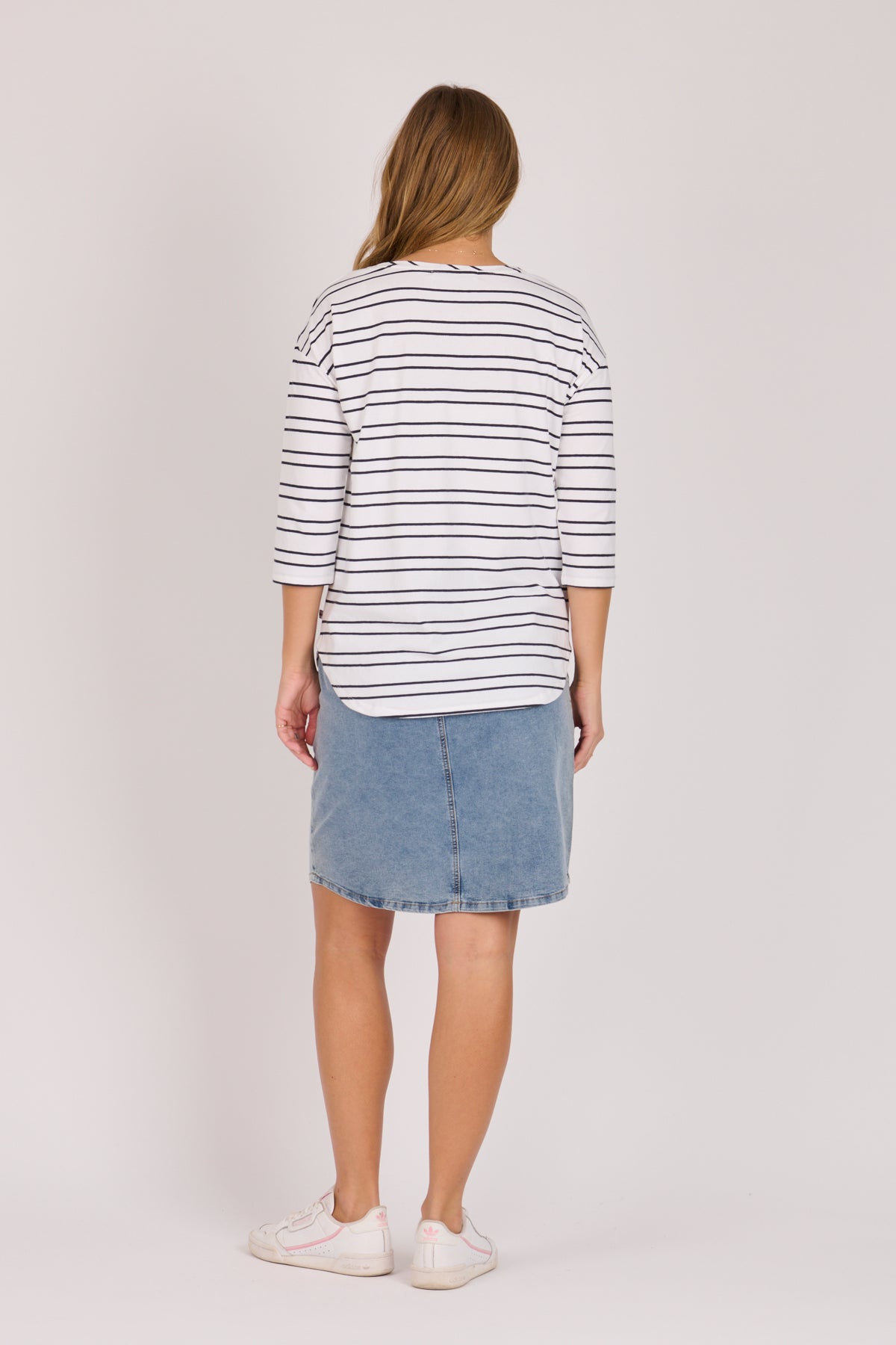 onetenwillow Scoop Hem Top - White/Navy Stripe