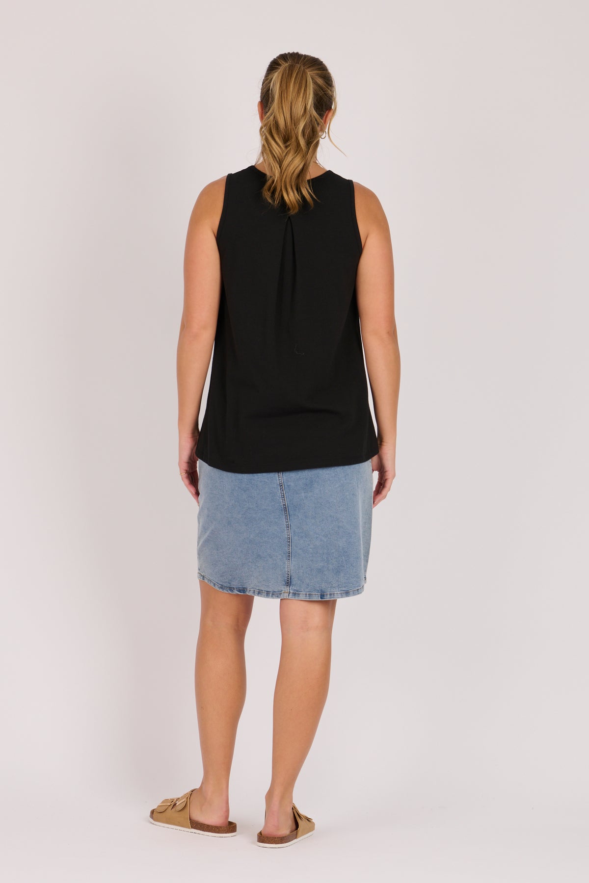 onetenwillow Pleat Back Tank - Black