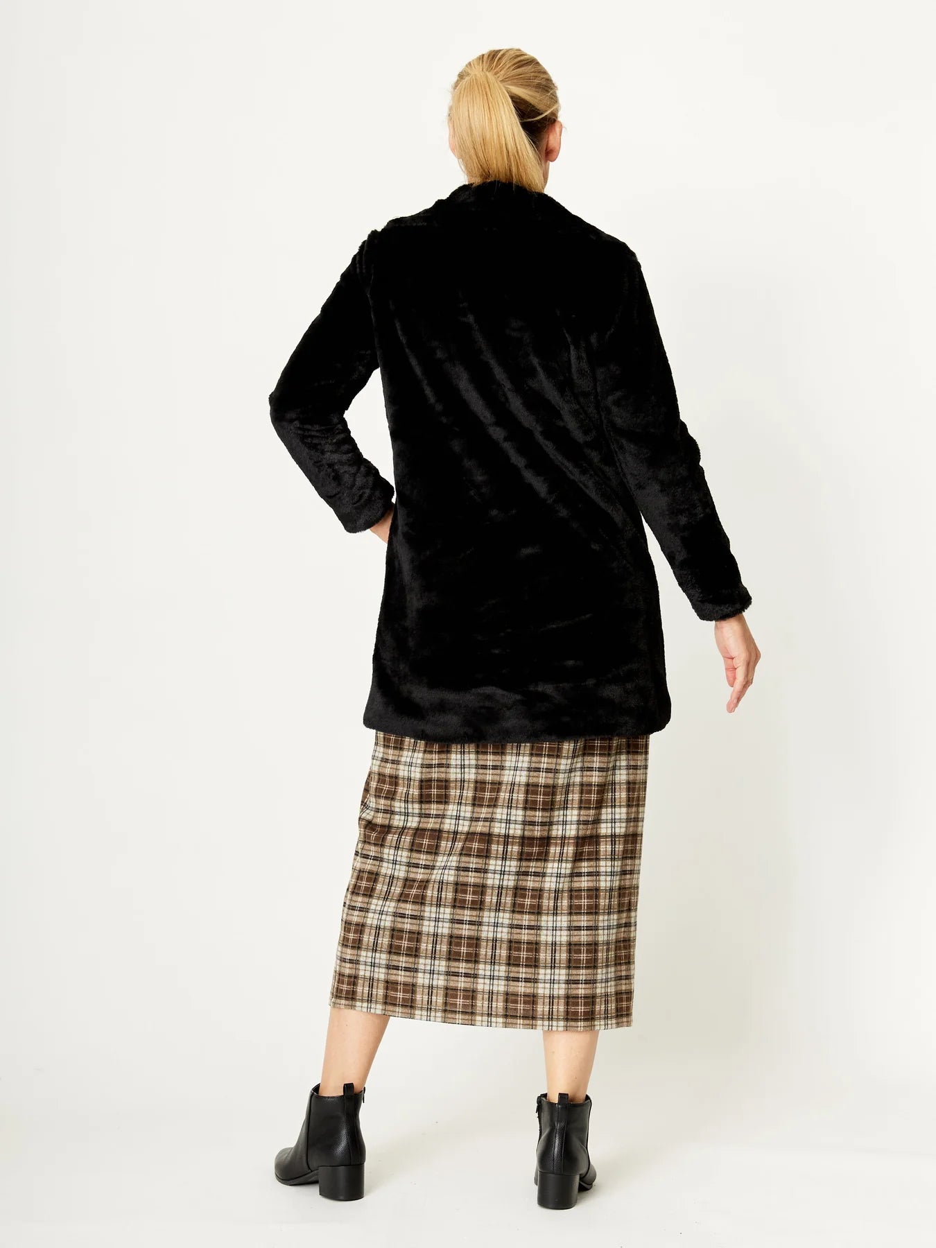 Luna Sky Elsbeth Faux Fur Coat