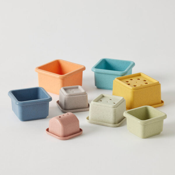 Jiggle & Giggle Eco-Friendly Water Play Cup Set/8
