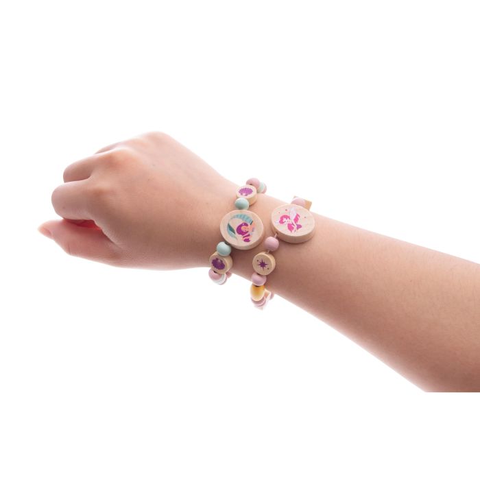 Is Gift Wooden Bead Bracelet Kit