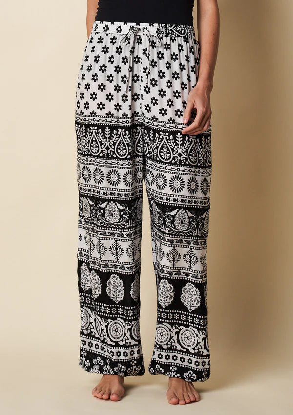 Urban Oasis Elastic Waist Cuffed Pant