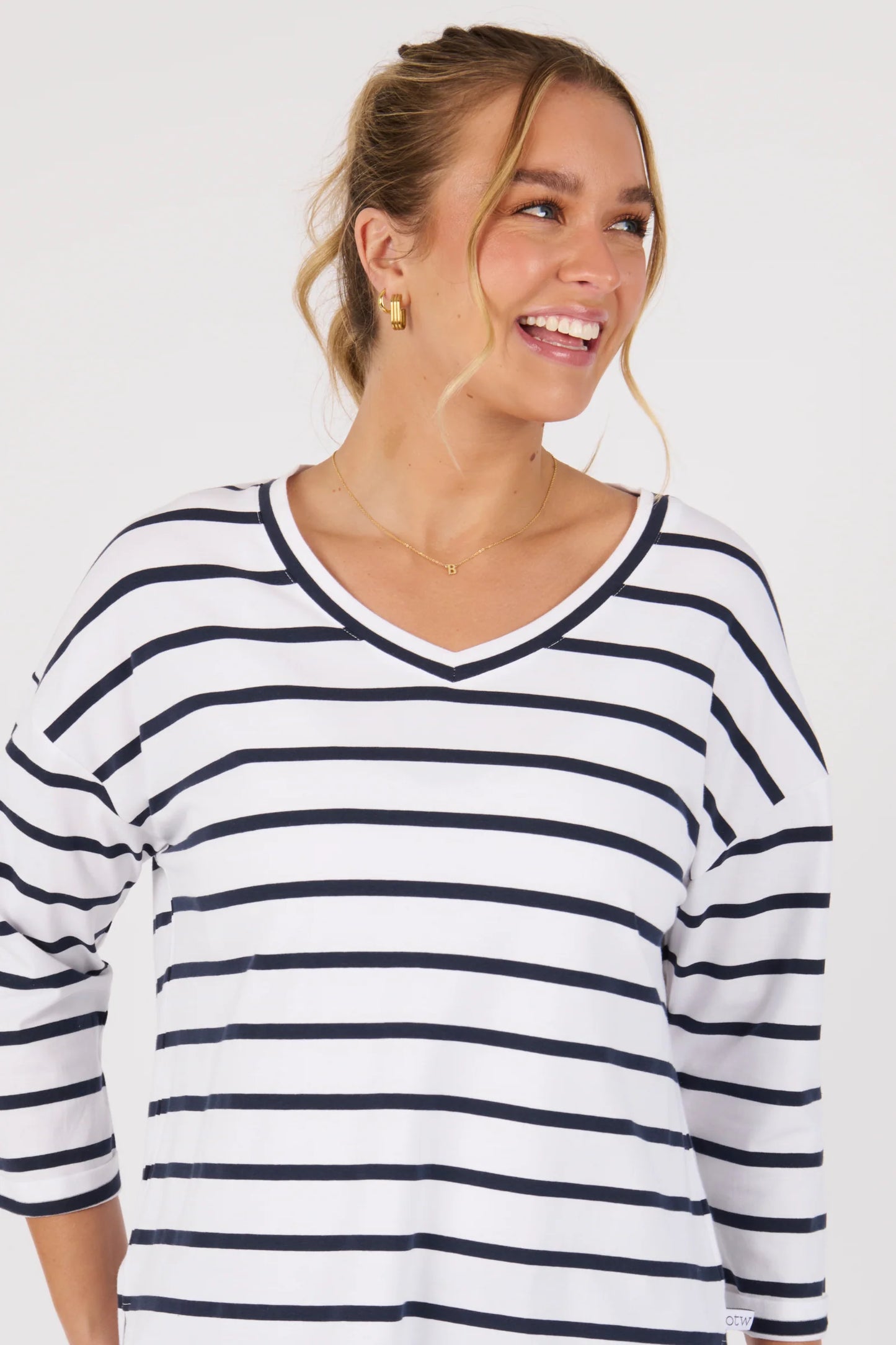 One Ten Willow V-Neck 3/4 Sleeve Top