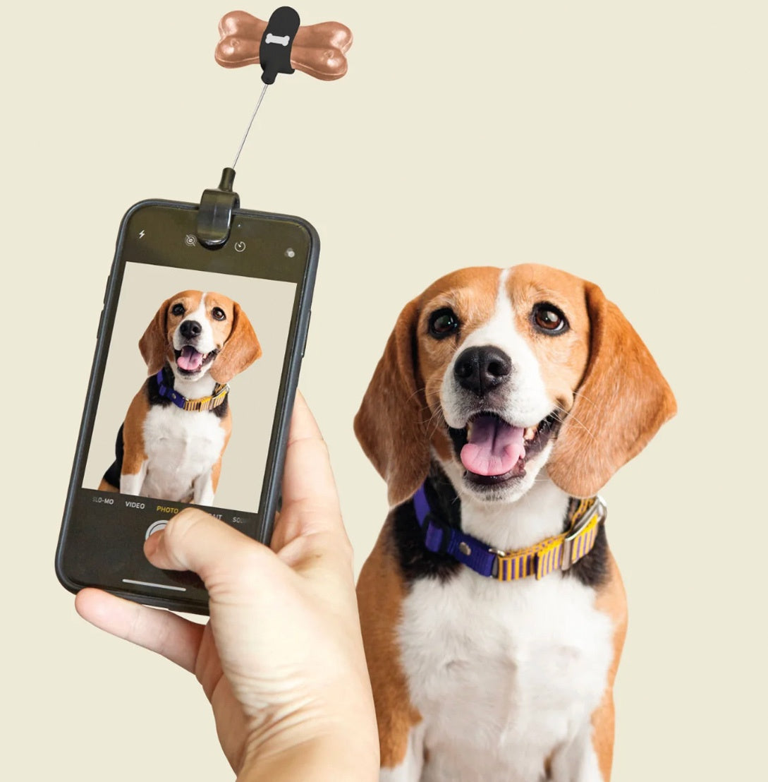 Kikkerland Dog Treat Selfie Clip