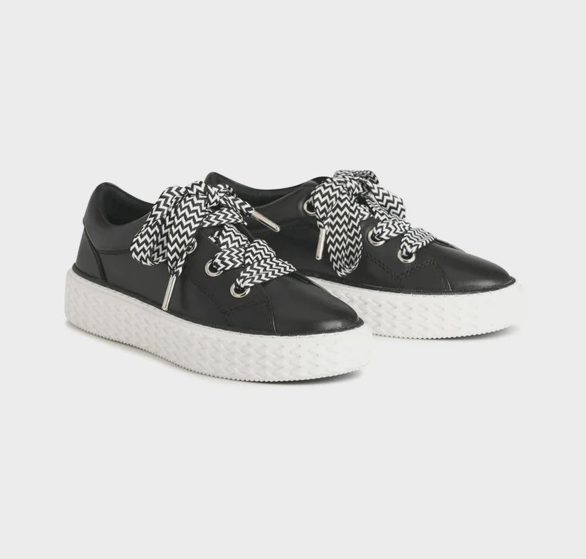 EOS Trinsic Black