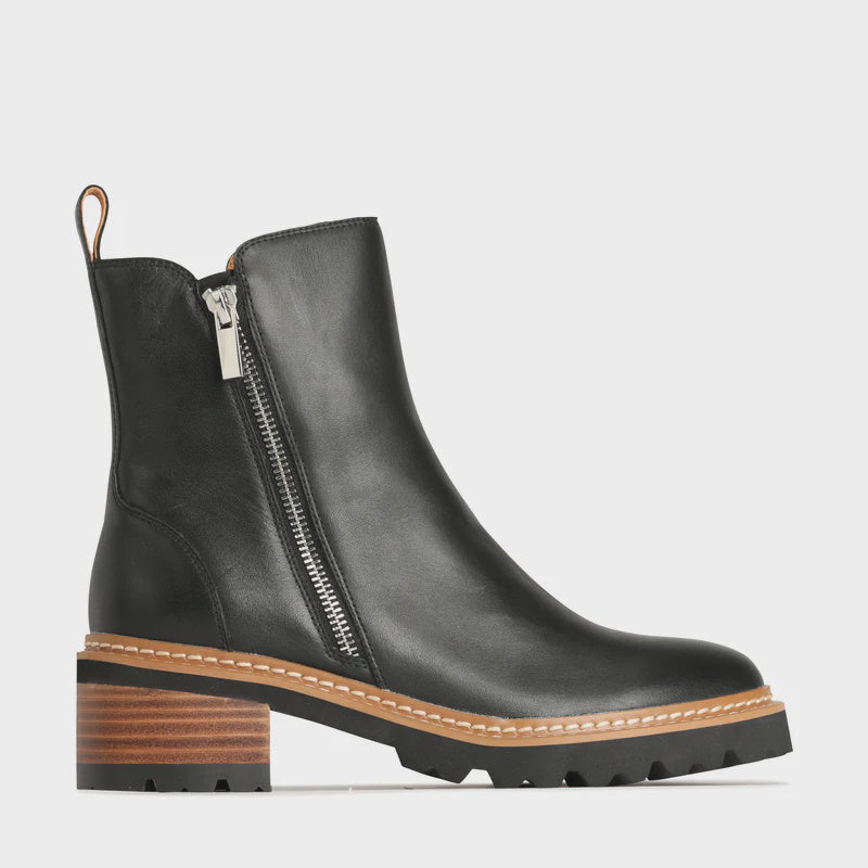 EOS Lindira Black Boot