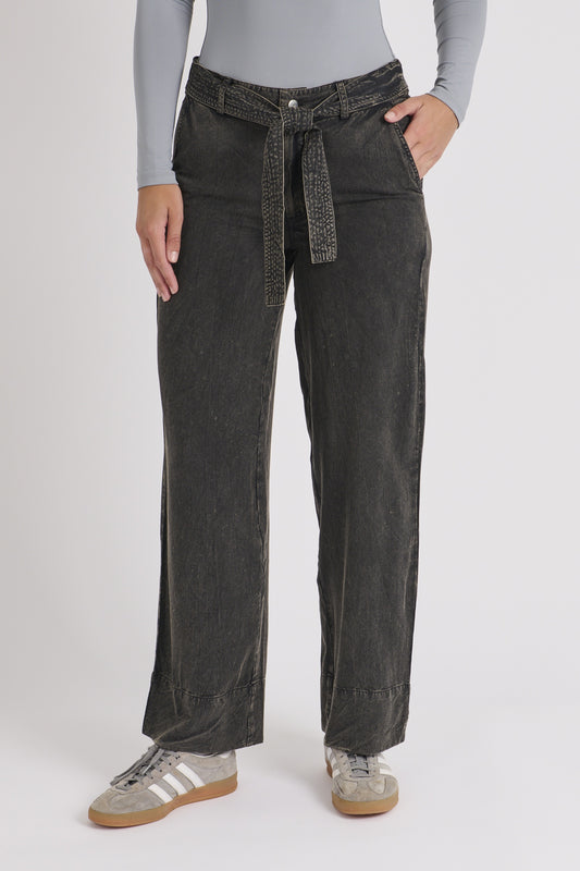 One Ten Willow Belt Detail Pant Washed Black