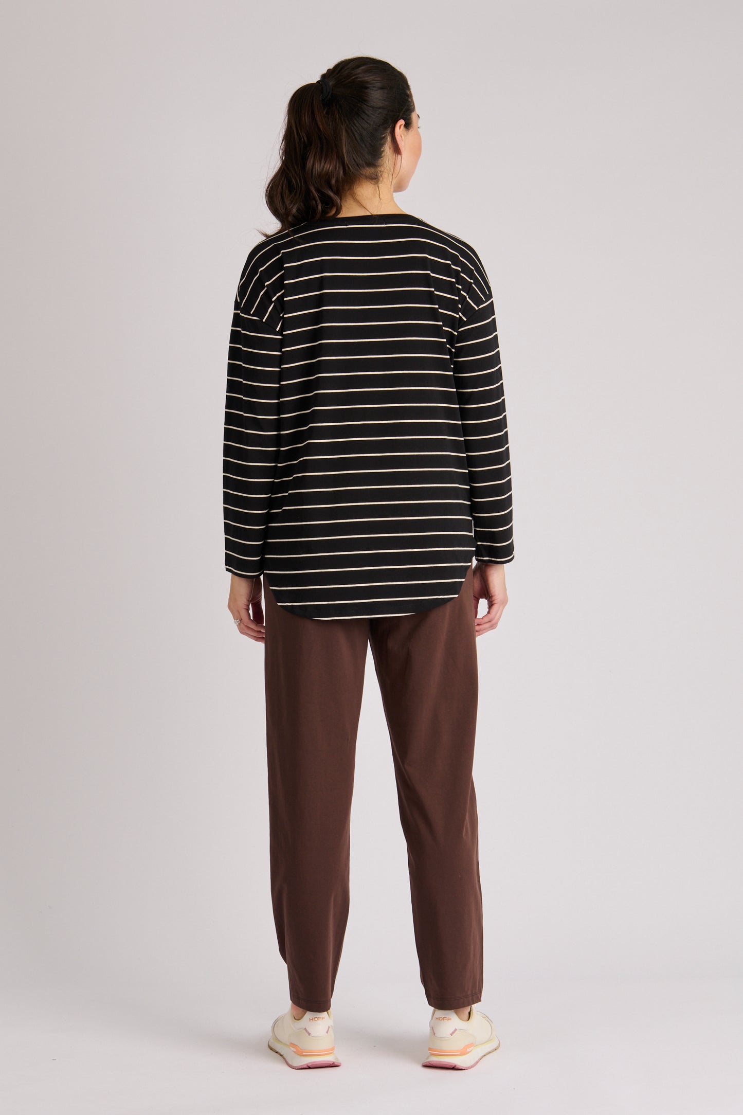 onetenwillow Scoop Hem Long Sleeve Tee - Black/Ecru