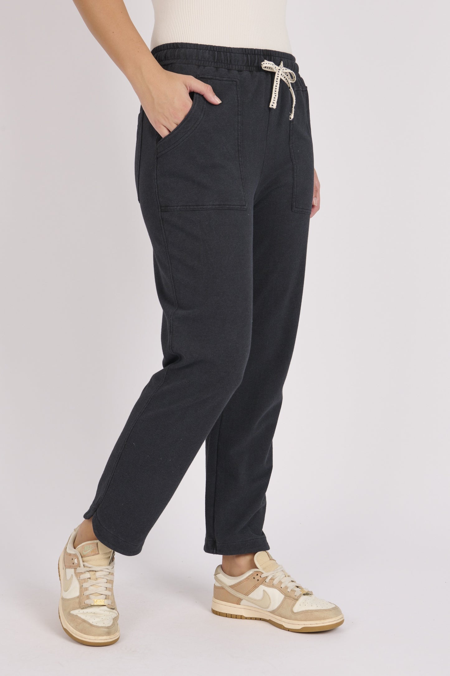 onetenwillow Curve Hem Pant - Black