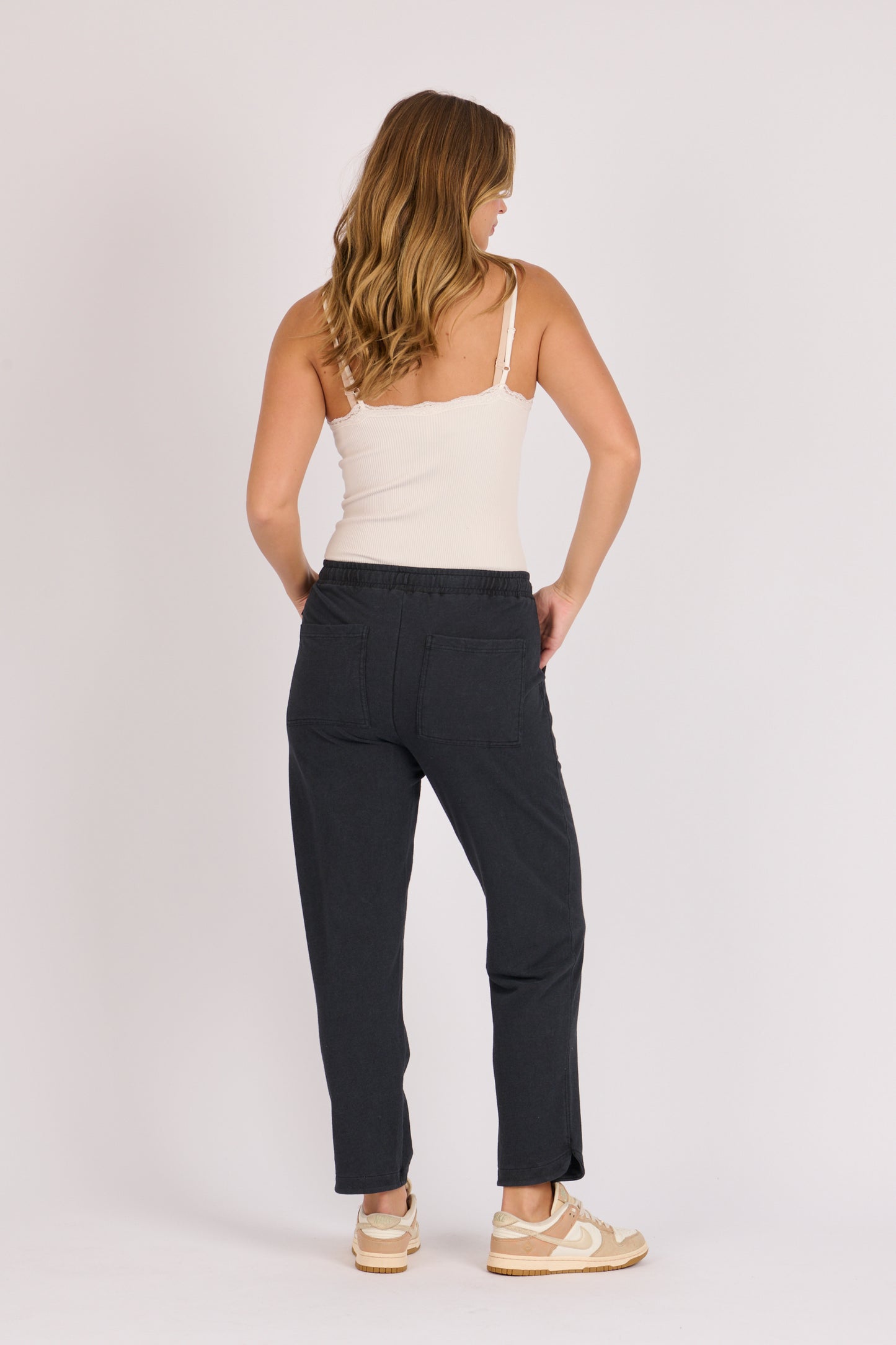 onetenwillow Curve Hem Pant - Black