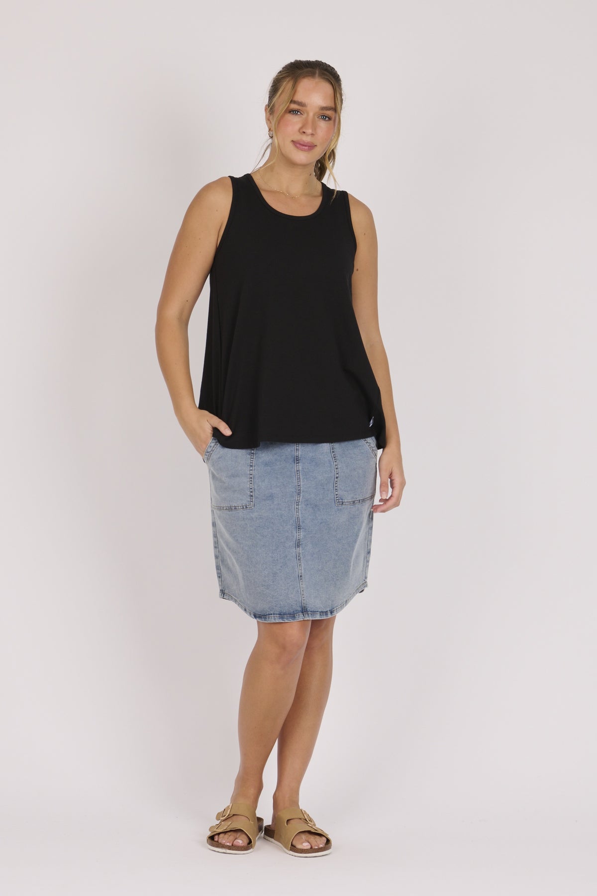 onetenwillow Pleat Back Tank - Black