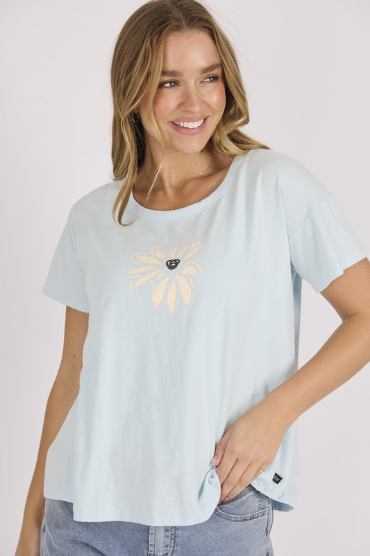 onetenwillow Pleat Back Flower Tee - Sky Blue