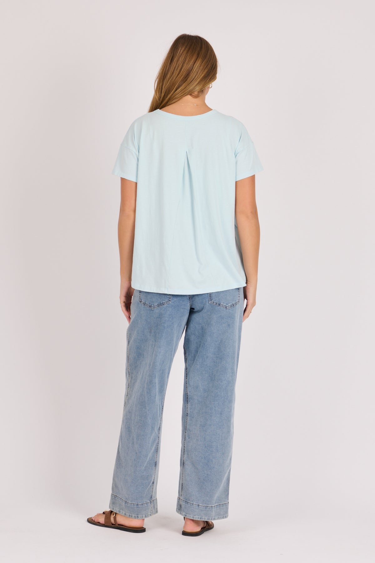 onetenwillow Pleat Back Flower Tee - Sky Blue