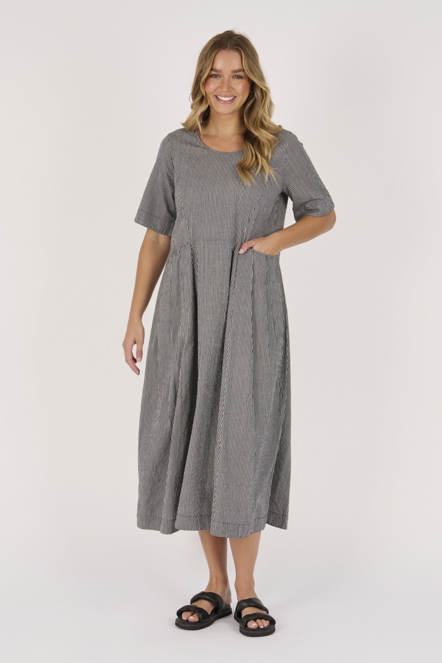 Ellis & Dewey Pleat Pocket Dress- Black