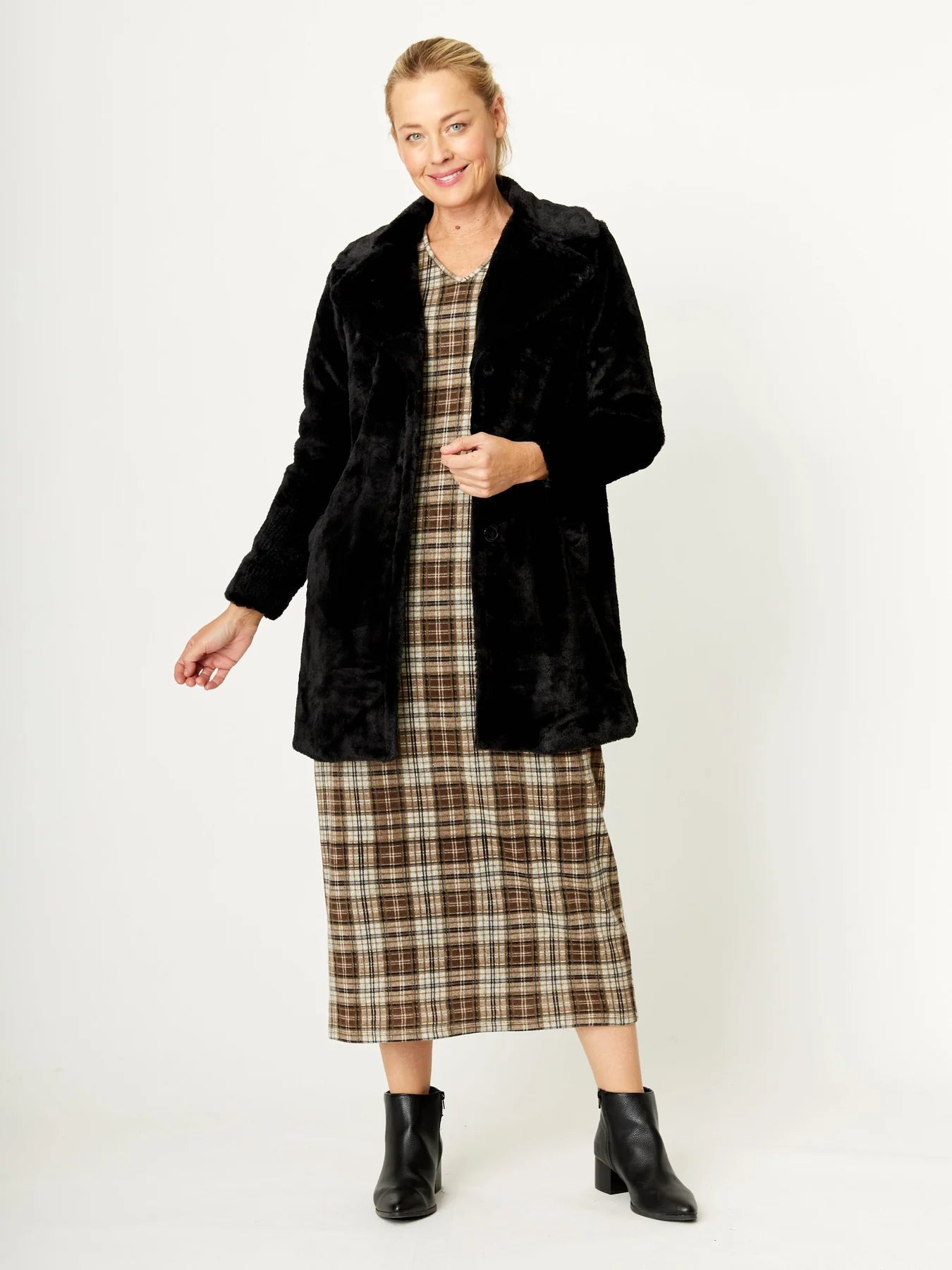 Luna Sky Elsbeth Faux Fur Coat
