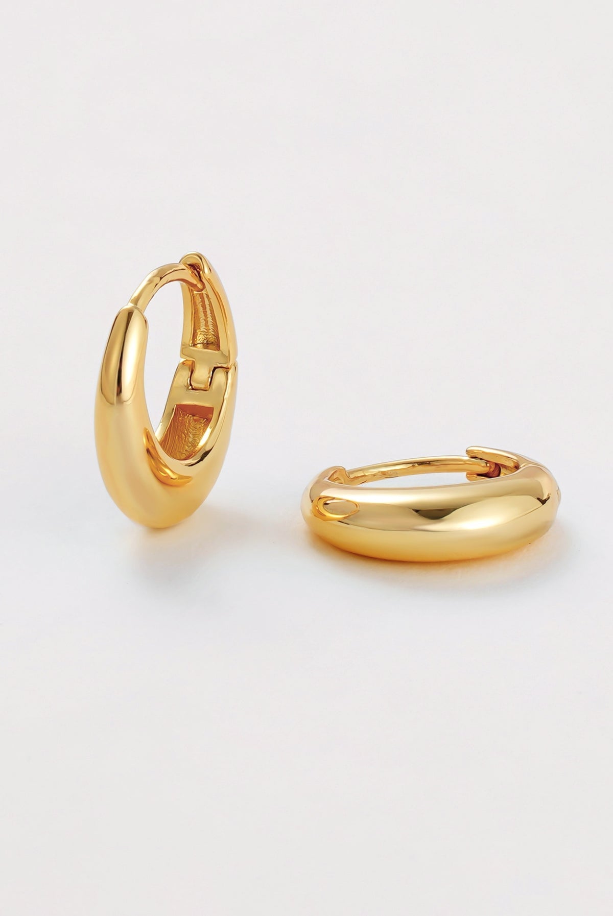 Zafino Cleo Hoop - Medium - Gold