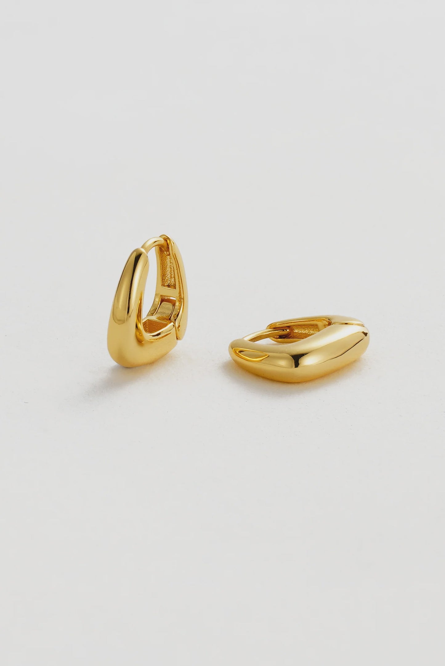 Zafino Neve Huggy Gold Earring