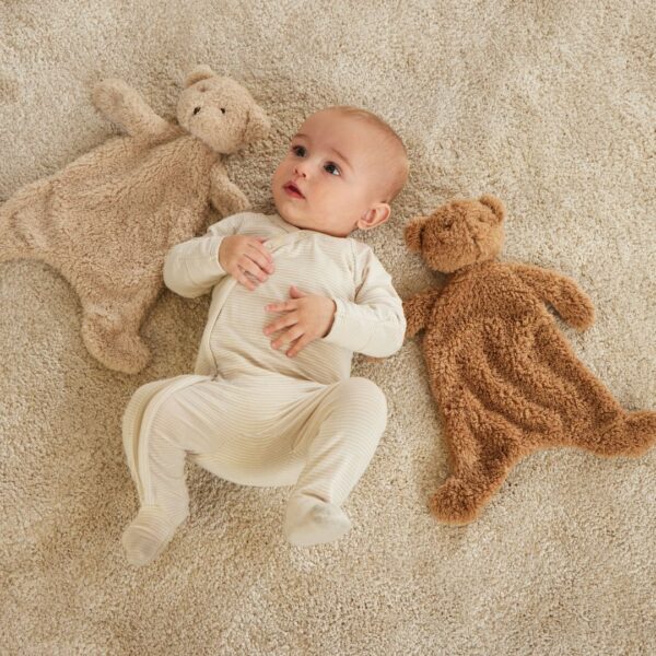 Jiggle & Giggle Cuddly Bear Comforter