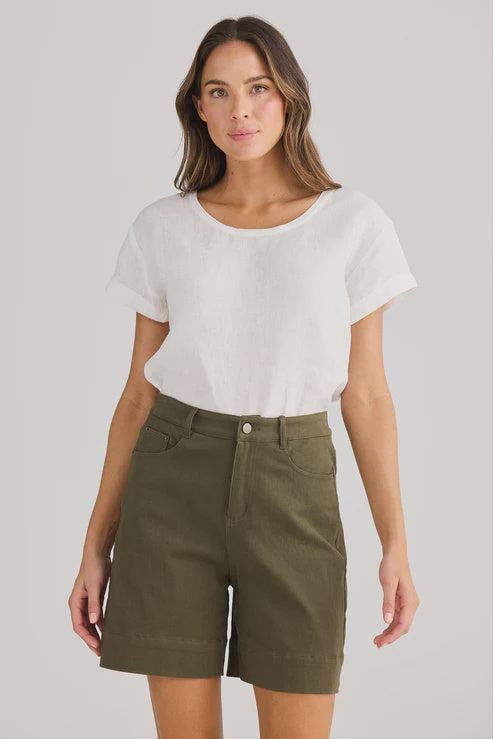 Holiday Vacation Short Khaki