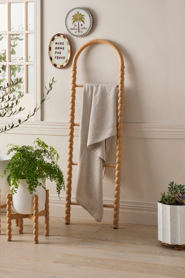 Pilbeam Living Archetta Display Ladder