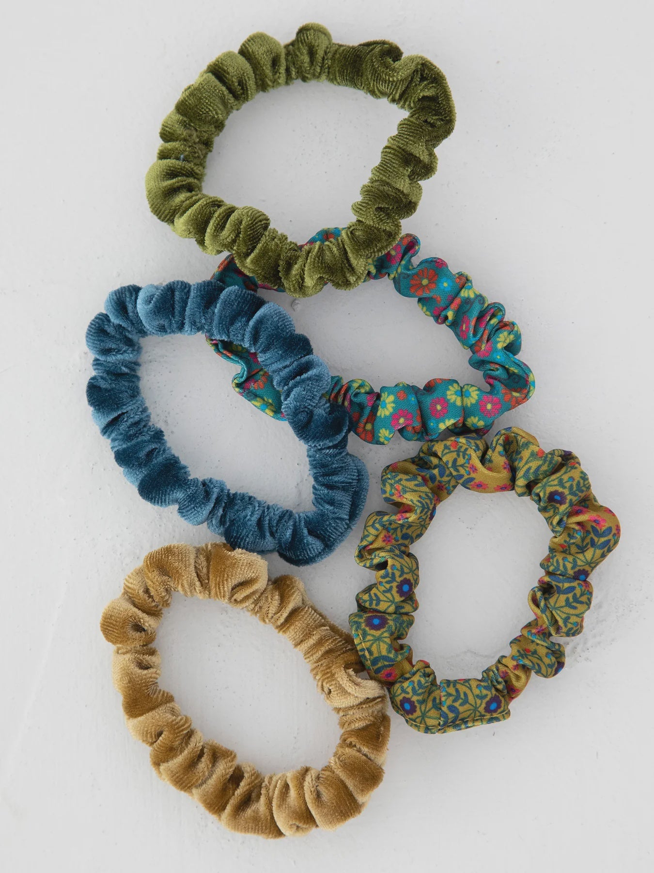 Natural Life Mixed Scrunchies Set Of 5 Green Gold