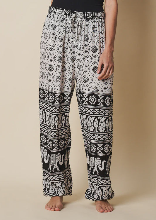 Urban Oasis Elastic Waist Cuffed Pant